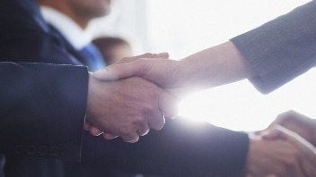 十大配资公司 菲律宾副总统莎拉·杜特尔特弹劾案被退回众议院